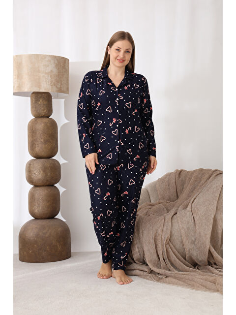 SEBOTEKS Boydan Düğmeli Yılbaşı Temalı Süet Kumaş Büyük Beden Kadın Pijama Takımı 515 - S000489758-21164