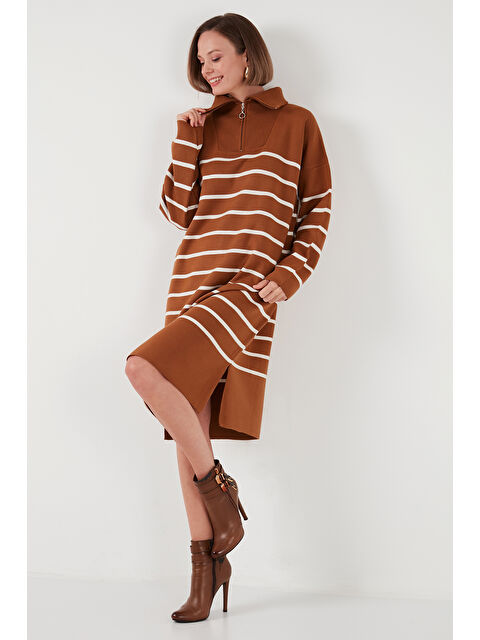 Lela Çizgili Yarım Fermuarlı Yırtmaçlı Triko Kadın Elbise 4615183 - S000020267-37320