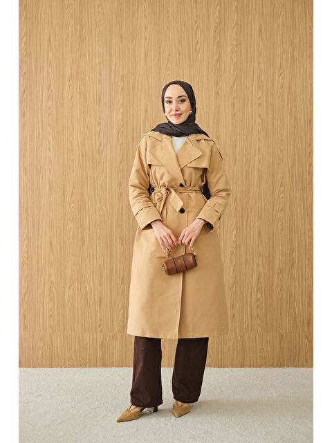 Locco Moda Kadın Omuz Düğme Detay Kruvaze Yaka Midi Boy Trenç Bisküvi