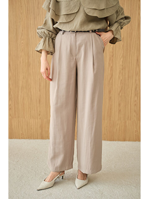 Locco Moda Kadın Pileli Kemerli Pantolon Krem