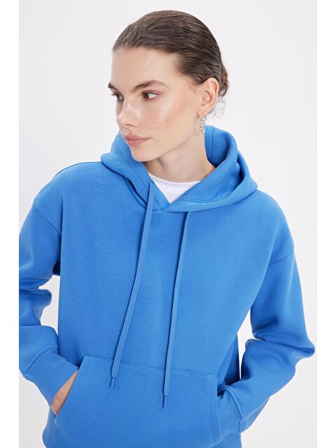 TUDORS Kadın Oversize Geniş Kesim Pamuklu Yumuşak Dokulu İçi Polarlı Basic Mavi Kapüşonlu Sweatshirt - S000522998-17234