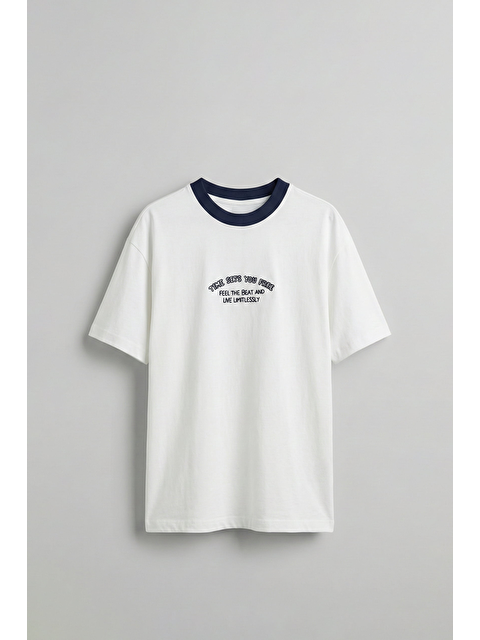 Abluka Online Erkek Oversize Minimal Nakış Detaylı Basic T-Shirt Beyaz / Lacivert - S000510544-37234