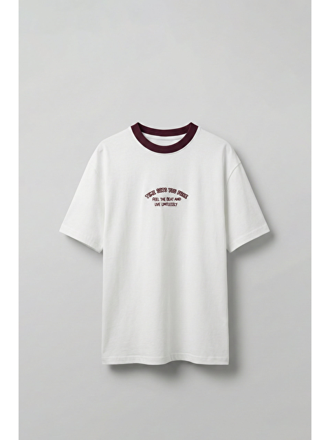 Abluka Online Erkek Oversize Minimal Nakış Detaylı Basic T-Shirt Beyaz / Mürdüm - S000510544-37236