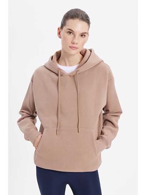 TUDORS Kadın Oversize Geniş Kesim Pamuklu Yumuşak Dokulu İçi Polarlı Basic Vizon Kapüşonlu Sweatshirt - S000523002-26429
