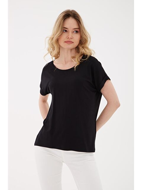 Fashion Friends Dökümlü Bisiklet Yaka Basic T Shirt 26Y0194K1