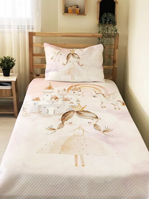 Evmila Masal Prensesi Desenli Çocuk Tek Kişilik Pike Takımı 160x220 cm - S000164108-23173