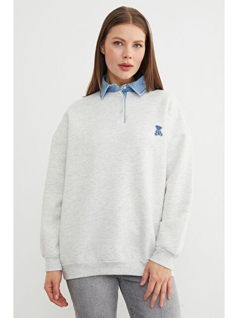 Fullamoda 3 İplik Ayıcık Nakışlı Polo Yaka Denim Detaylı Sweatshirt - S000469628-74