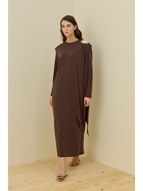 Remsa Çıkarılabilir Broş Detay Kuşaklı Doha Elbise 1654 Kahverengi