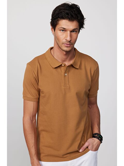 TUDORS Erkek Slim Fit Dar Kesim %100 Pamuk Düz Pike Kahverengi Polo Yaka Tişört