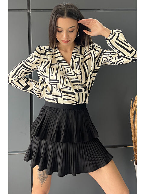 Gülseli Kruvaze Yaka Kolyeli Desenli Saten Bluz - S000300411-19966