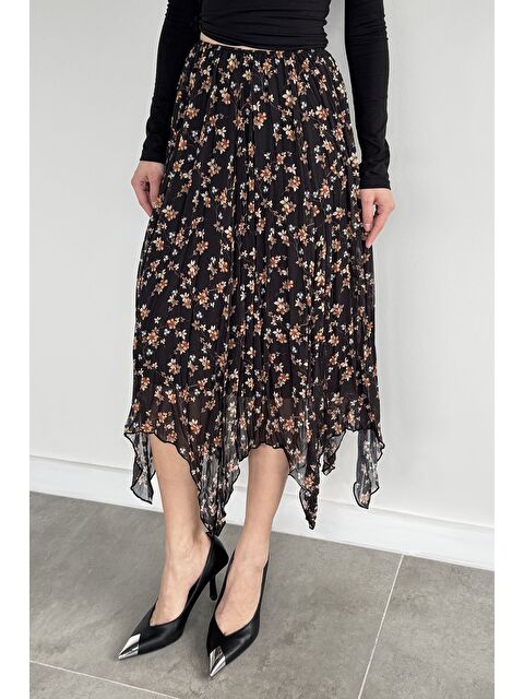 Gülseli Kadın Asimetrik Kesim Astarlı Şifon Etek