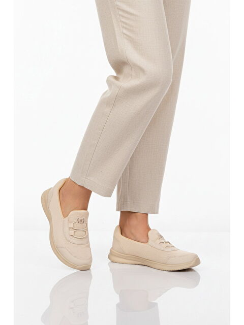 Walkway Bej Fileli Hafif Esnek Kolay Giyilebilir Kadın Casual Ayakkabı 575 G