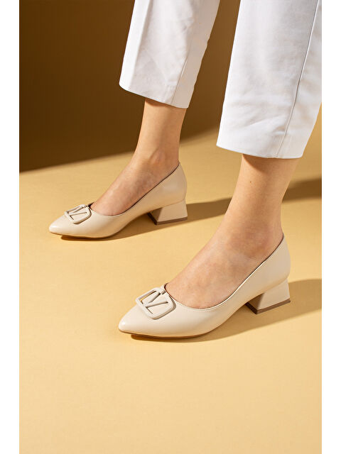 Pembe Potin V Tokalı Alçak Kalın Topuklu Sivri Burun Kadın Ayakkabı 018-184-25 - S000374939-19928