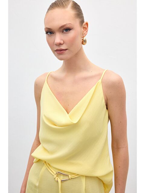 SATEEN Degaje Yaka Dökümlü Bluz - Sarı - S000389156-20072
