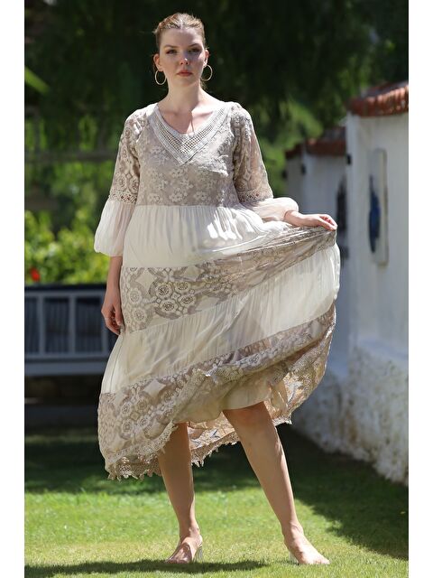 Chiccy İtalyan Bej V Yaka Fırfırlı Kol Astarlı Pul Payet Detaylı Dantelli Casual İpek Dokuma Elbise 128 55 - S000416102-19928