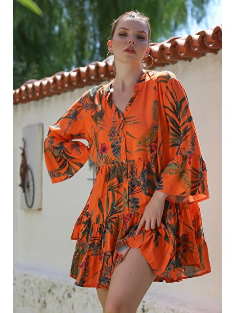 Chiccy Turuncu Hakim Yaka Volanlı Kol Düğmeli Eteği Fırfırlı Allover Baskılı Casual Dokuma Elbise 90 64 - S000416108-20013