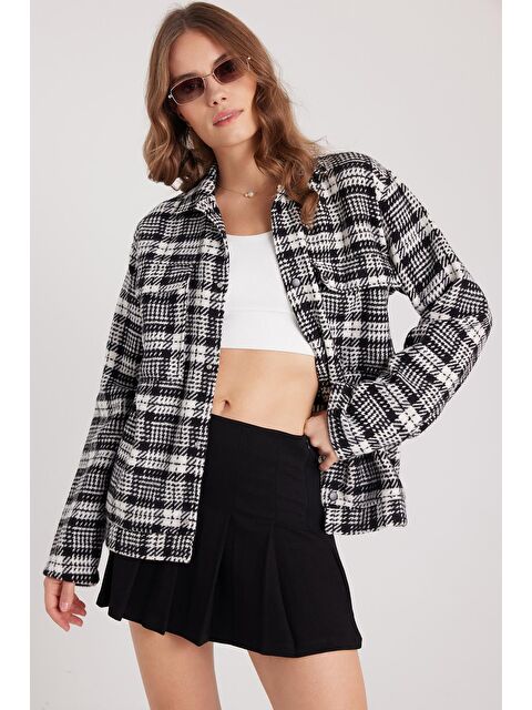 TUDORS Kadın Relax Fit Rahat Kesim Çıtçıtlı Çift Cepli Kareli Kışlık Apaş Yaka Mont Gömlek - S000526441-23173