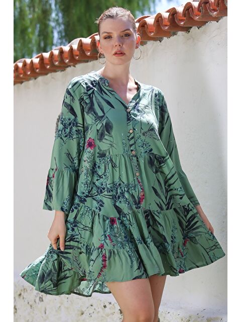 Chiccy Yeşil Hakim Yaka Volanlı Kol Düğmeli Eteği Fırfırlı Allover Baskılı Casual Dokuma Elbise 90 64 - S000416108-18194