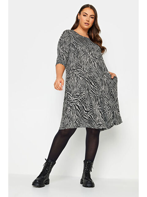 Stil Diva Büyük Beden Zebra Desenli Fakir Kol Bisiklet Yaka Cepli Elbise 302869 - S000288641-20600