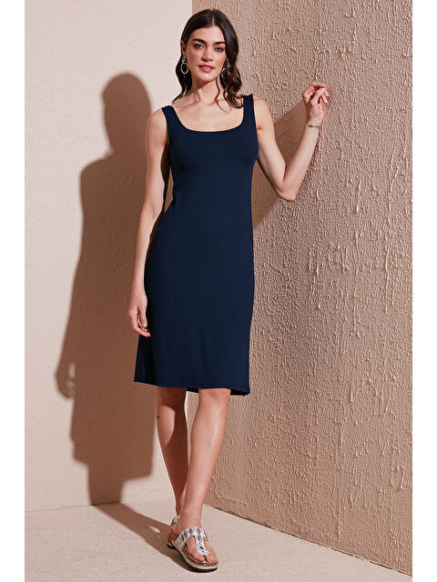 Lela Streç Slim Fit Kare Yaka Kalın Askılı Midi Boy Kadın Elbise 5866102 - S000358149-21164