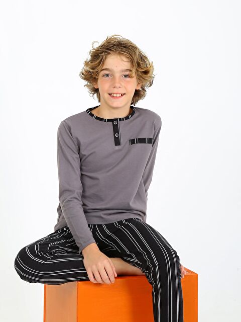 Vitmo Erkek Çocuk Uzun Kollu %100 Pamuklu Düğme Detaylı Pijama Takımı Classic - S000388326-29666