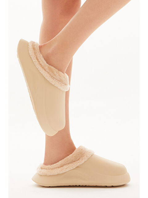 TONNY BLACK Kadın Bej Rahat Kalıp İçi Kürklü Eva Terlik - S000500268-19928