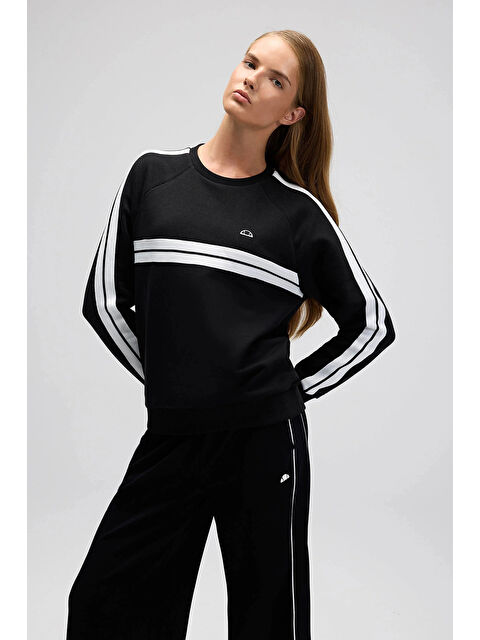 Ellesse Logolu Şerit Detaylı Pamuklu Regular Fit Bisiklet Yaka Kadın Sweat EF536-BK - S000531201-19351