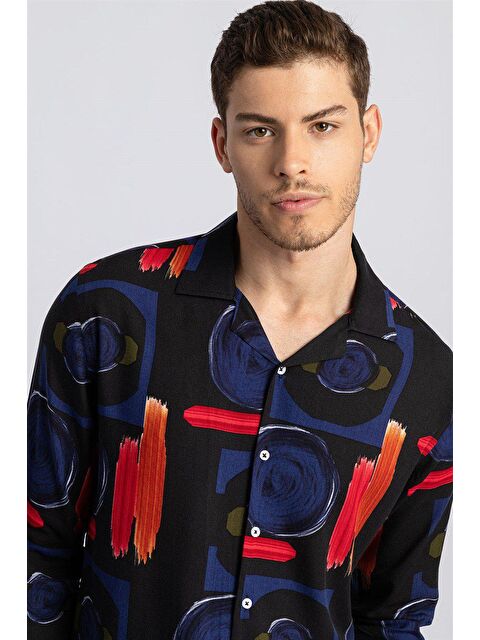 TUDORS Slim Fit Dar Kesim Uzun Kollu Baskılı Desenli Apaş Yaka Viskon Gömlek