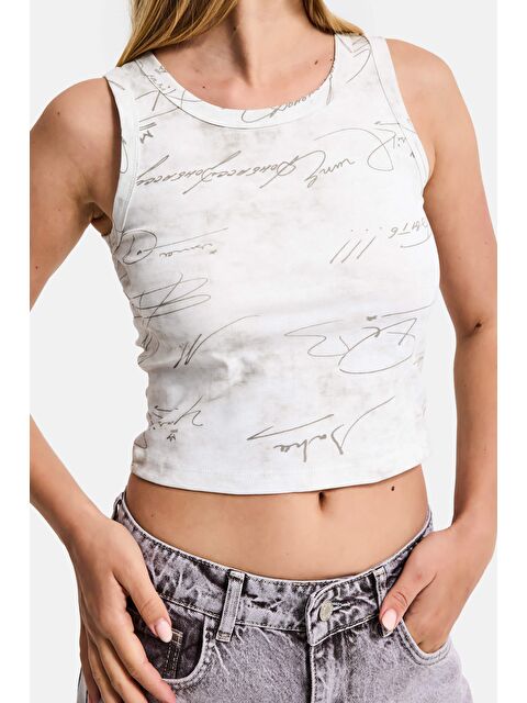 It's Basic Kadın Beyaz w5 Crop Özel Baskılı Yıkamalı Kumaş Tasarım Body