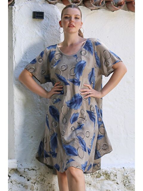 Chiccy İtalyan Vizon Havuz Yaka Kısa Kol Allover Baskılı Casual Oversize Dokuma Elbise 110 75 - S000416129-26429