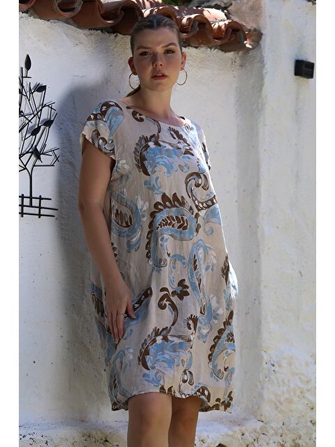 Chiccy İtalyan Bej Kayık Yaka Düşük Kol Şal Desenli Gizli Cepli Casual Keten Dokuma Elbise 100 65 - S000416132-19928