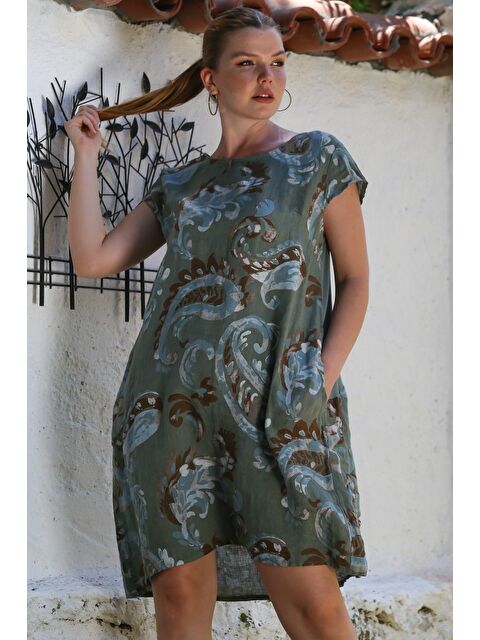 Chiccy İtalyan Haki Kayık Yaka Düşük Kol Şal Desenli Gizli Cepli Casual Keten Dokuma Elbise 100 65 - S000416132-18547