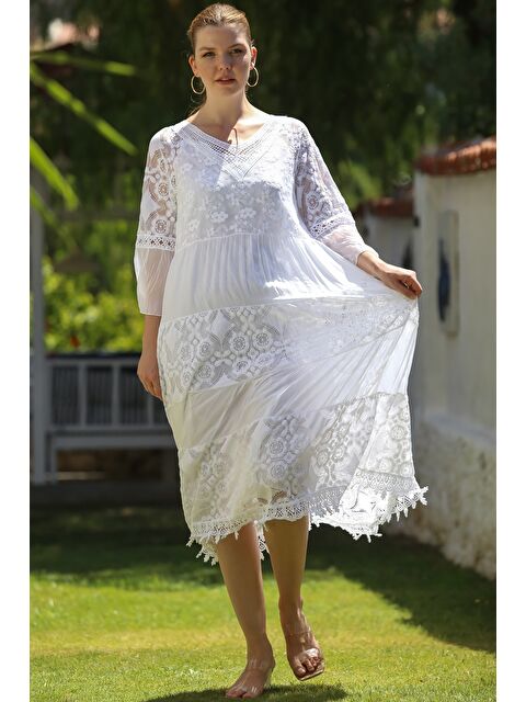 Chiccy İtalyan Beyaz V Yaka Fırfırlı Kol Astarlı Pul Payet Detaylı Dantelli İpek Dokuma Elbise 128 55 - S000416155-20063