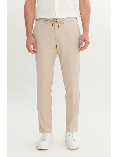 Altınyıldız Classics Erkek Bej Slim Fit Dar Kesim Beli Bağlamalı Yan Cepli Casual Pantolon