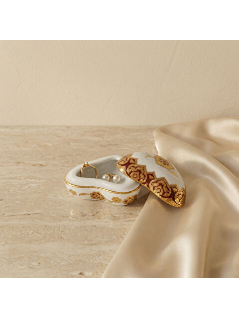 GÜRAL PORSELEN Kalp Şekilli El Dekoru Porselen Dekoratif Porselen Kutu 5 Cm - S000513819-37646