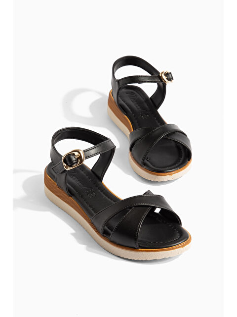 Daxtors D0764 Günlük Ortopedik Çapraz Bantlı Kadın Sandalet