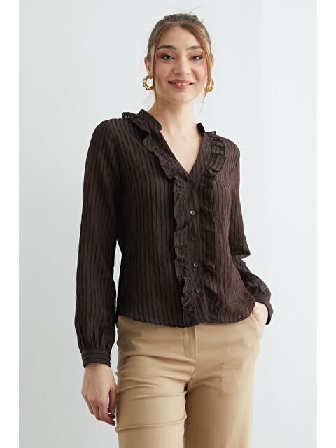 Fullamoda Önü Fırfırlı Çizgili Jakarlı Gömlek - S000504153-19413