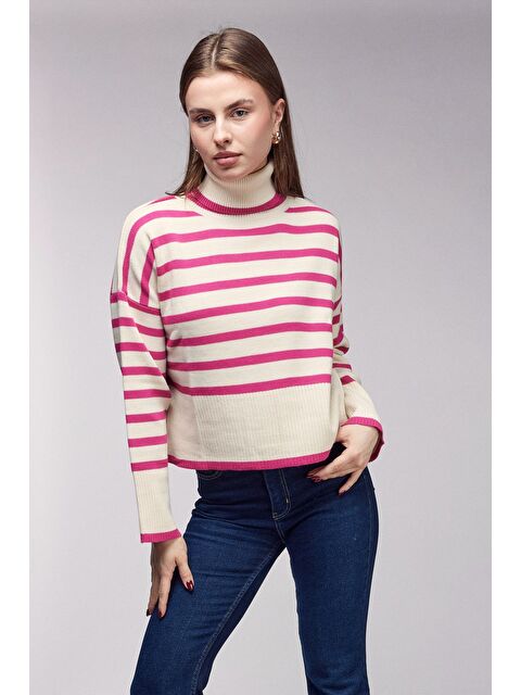 Saade Pembe Çizgili Balıkçı Yaka Oversize Triko Kazak - S000506638-20024