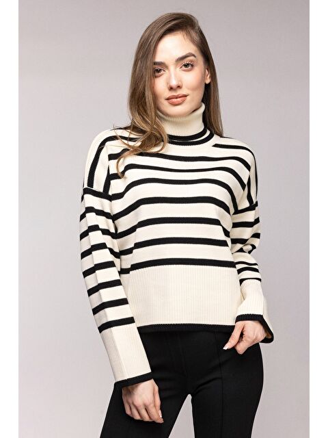 Saade Siyah Çizgili Balıkçı Yaka Oversize Triko Kazak - S000506638-19351