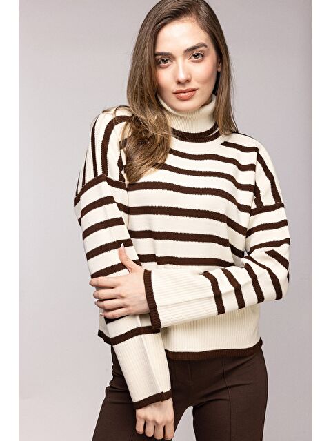 Saade Kahverengi Çizgili Balıkçı Yaka Oversize Triko Kazak - S000506638-19413