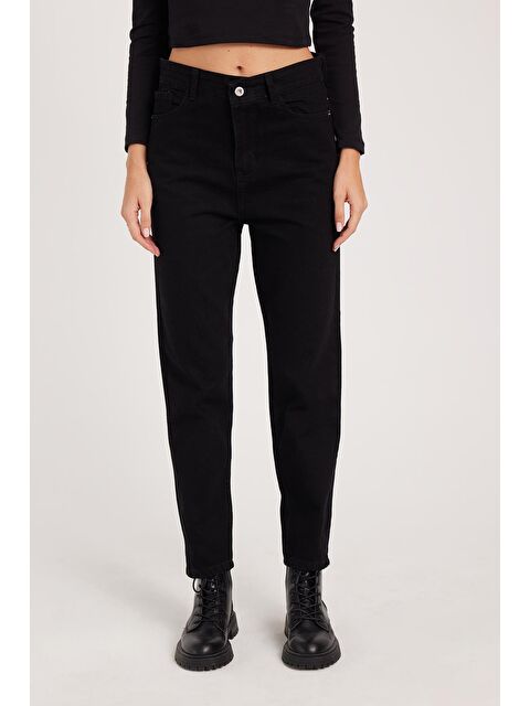 TUDORS Kadın Slim Fit Dar Kesim Pamuklu Dar Paça Siyah Jean Pantolon - S000523017-19351