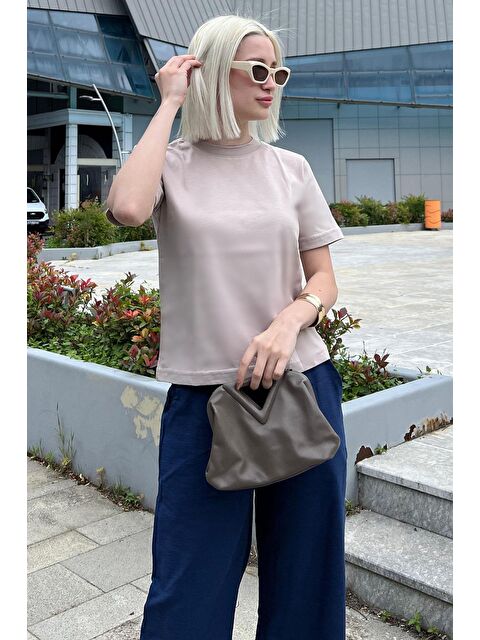 Madmext Bej Bisiklet Yaka Basic Kadın Tişört Mg2075 - S000193700-19928