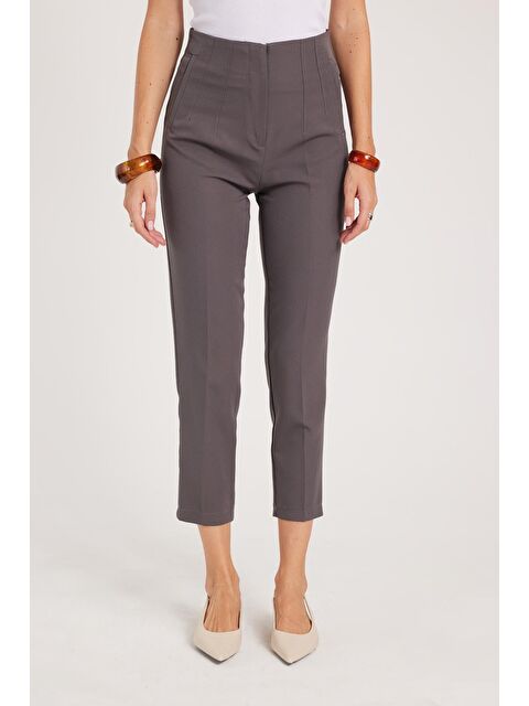 TUDORS Kadın Relax Fit Rahat Kesim Yüksel Bel Dar Paça Antrasit Pantolon - S000523037-29666