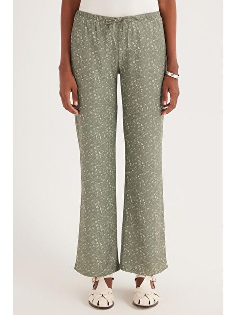 TUDORS Kadın Relax Fit Rahat Kesim Beli Lastikli Bağlamalı Desenli Pantolon - S000523057-23173