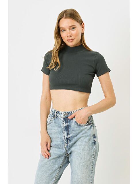 C&City Kadın Kısa Kol Dik Yaka Crop Fitilli Bluz 922 Füme - S000226325-33408