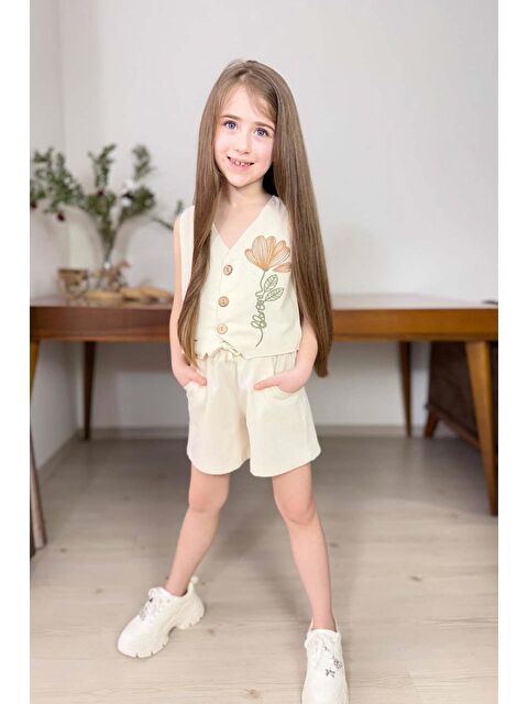 Riccotarz Kız Çocuk Üzerinde Çiçek Nakış İşlemeli Yelek Krem Keten Şortlu Takım