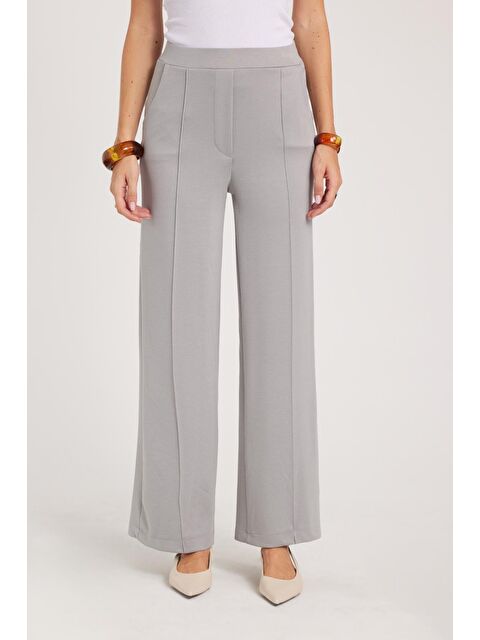 TUDORS Kadın Relax Fit Rahat Kesim Modal Kumaş Yüksel Bel Geniş Paça Gri Pantolon - S000522945-20600