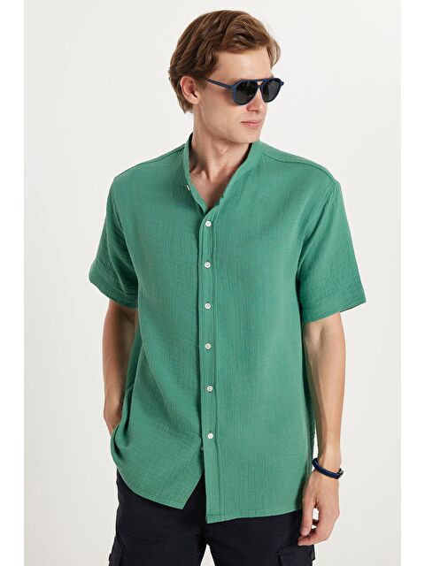 TUDORS Erkek Relax Fit Rahat Kesim %100 Pamuk Müslin Kumaş Kısa Kollu Spor Hakim Yaka Yeşil Gömlek - S000519213-18194