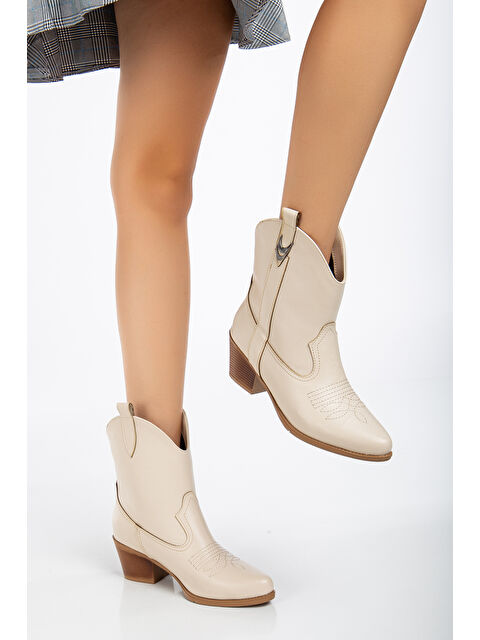 TONNY BLACK Kadın Bej Cilt Termo Taban Tokalı Sivri Burunlu Nakışlı Western Kovboy Bot - S000320316-29737