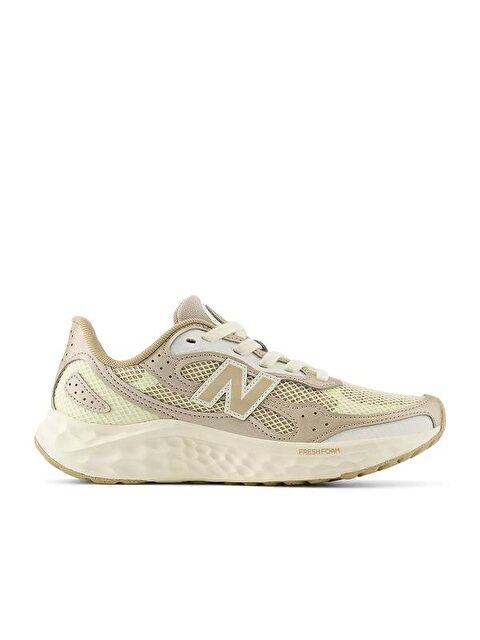 New Balance Fresh Foam Arishi V4 Tiralux Kadın Bej Koşu Ayakkabısı - S000521490-19928